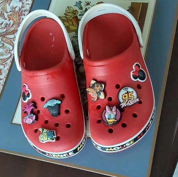 DISNEY MINNIE MOUSE CROCKS SIZE 8 - Picture 2 of 9